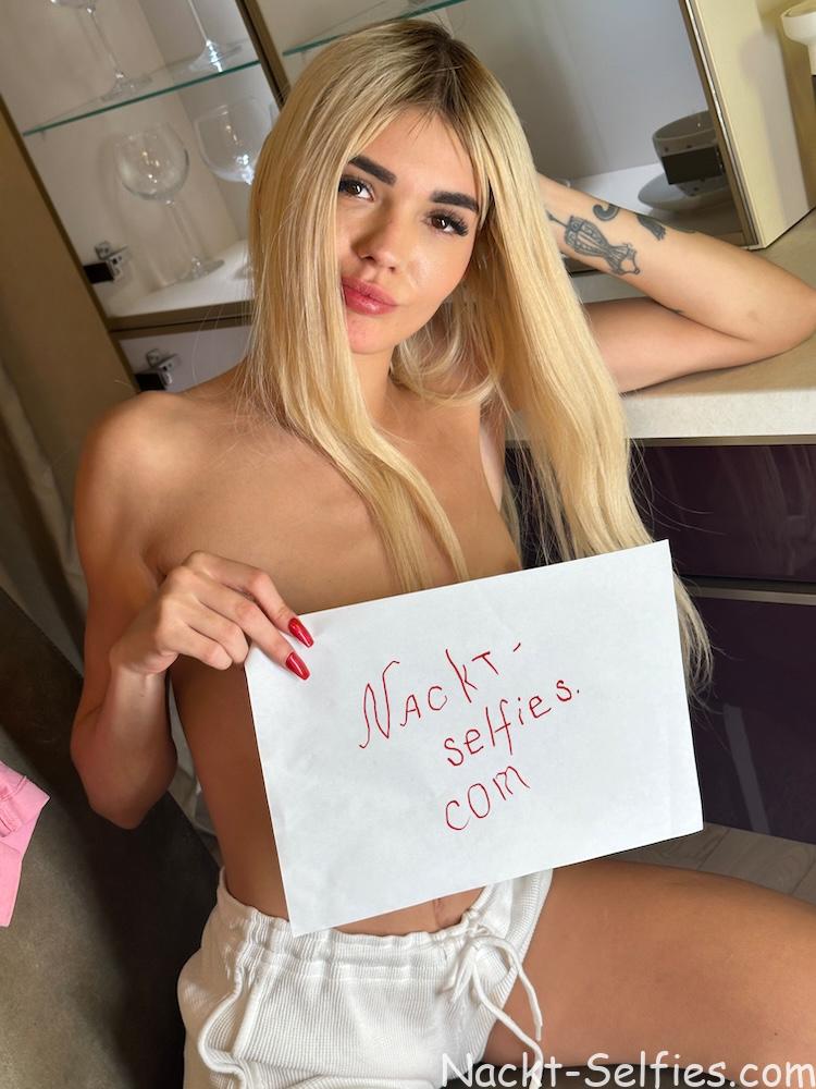 Nacktbild 01 von Frau zum Nudes tauschen Luna