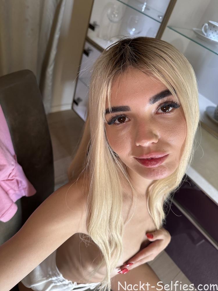 Nacktbild 05 von Frau zum Nudes tauschen Luna