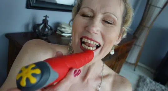 Reife Nacktfotos von Hausfrau Astrid